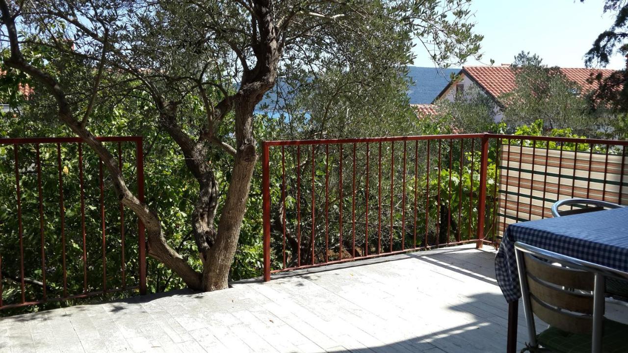 Apartment Valun 386A Bagian luar foto